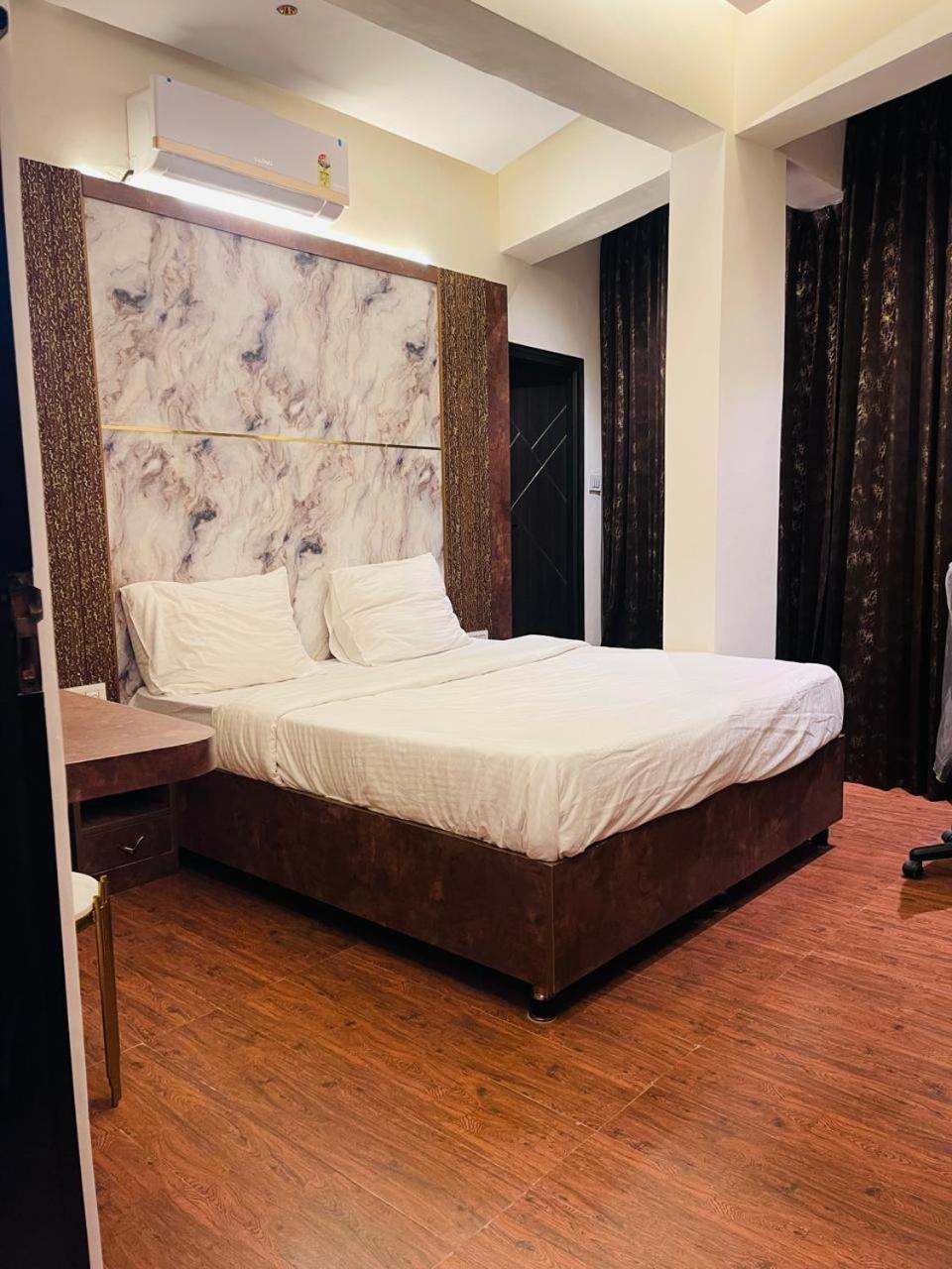 The Taaj Comforts Bangalore Exterior foto